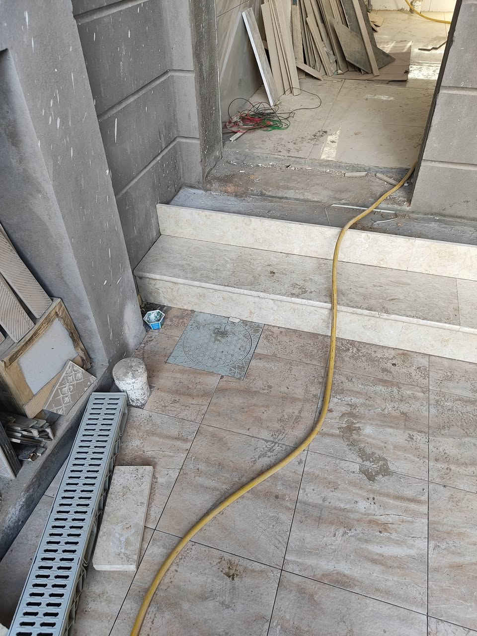 عمل مرمر سيراميك ارضيات وجدران ودروجه شغل شرط درجه اولى بسعار مناسبه الاستفسار رقمي ***********
