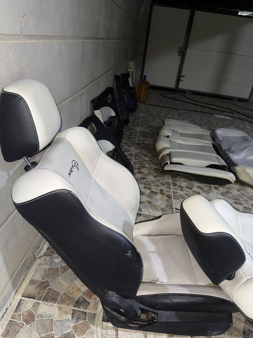 كشنات ارتي حضن كشن السايق تعبان بطاين بوب نضيفات كلش دركه ٢ مع تحكمات جهتين قيم واخذ


**إذا كنت صاحب هذا الإعلان وتريد حذفه لأي سبب، رجاءا أرسل رسالة إلى الدعم الفني**