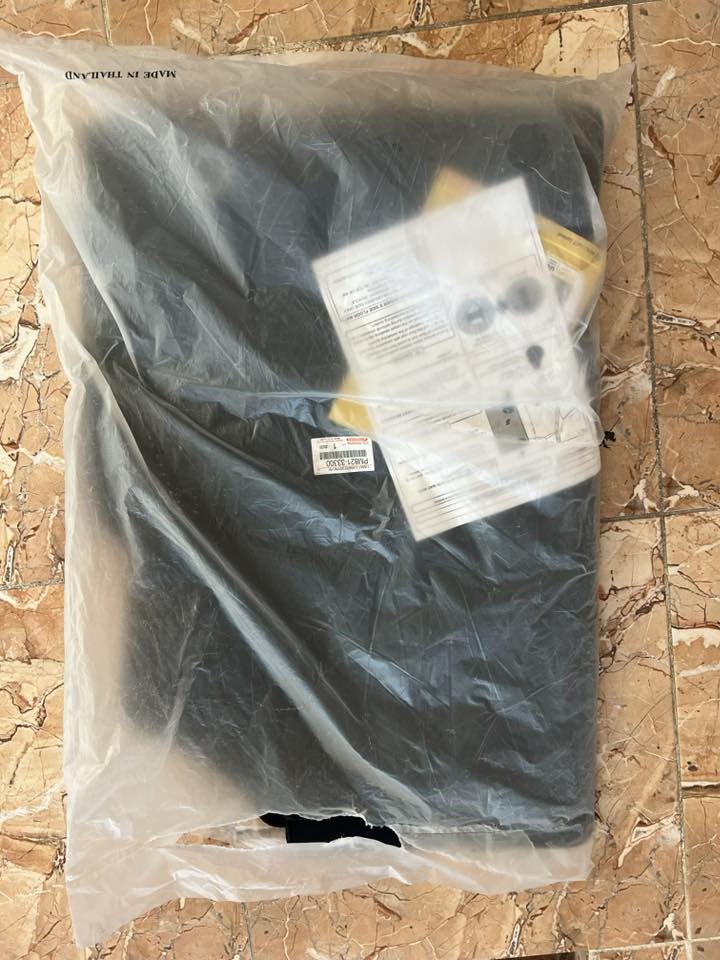 فرشات كامري بلاديه من موديل 20 لل ٢٥ الون البيجي تجي كامله جنطه ودواخل وحوضيات يصعدن للدشبول ويغطن الدواسات السعر 50 الف اخذتهم ب٩٠ الف 

والسود بلاديات من موديل 20 لل٢٥ بعدهن بلجيس ممستخدمات سعرهن ٥٠ قفل 
***********

