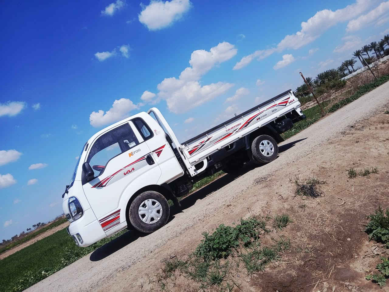 سلام عليكم كيا موديل 2026 بغداد انكليزي بسمي شخصيا مرقمه كامله فول سستم كفاله عامه السياره بعدها شركه جديده او كامله مرقمه رقم انكليزي هزه جديده السياره كامله اردنيه المكان المحموديه السعر 170 او بيهه مجال 
***********.   ***********
