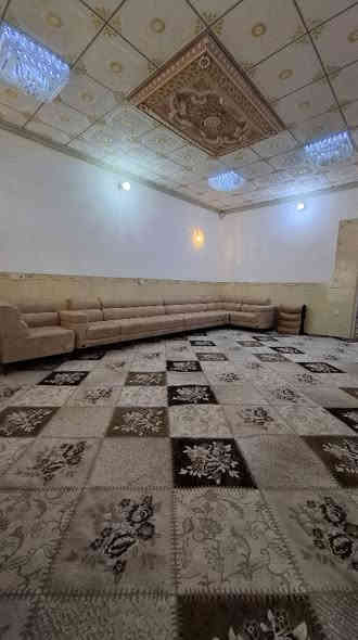 👇عربي ،کوردی👇
بيت طابق و بيتونة فول مواصفات قليل مستخدم طابو صرف في أربيل للبيع 
مساحة 250 متر 
يتكون بيت بيها/كراج سيارة 
استقبال. مطبخ حار و بارد. صالة. غورفتين نوم. مجموعة صحيات 
بيتونة.بيها دكتات مال مبريدة جاهيزة ،كل سقوف الثانوية 
بيها سبليتين +تخم كاونتر+ تخم قنفة حرف L +مافور +مبريدة ... ويال البيت 
سعر رايدين 870 وةرقة بي مجال 
عنوان 📍 أربيل حي بنصلاوة قريب التون سيتي 
الاستفسار تواصل على رقم 
0750,497,3000 واتساب و فايبر 
  ********************************
کوردی👇
خانوو بۆ فرۆشتن یەک قات و بەیتونە تاپۆیە فول مواسفات کەم بەکارھاتووە زۆر خاوێن ڕووبەری 250 مترە 
پێکهاتووە لە.گەراجی ئۆتۆمۆبیل ،ژووری میوان ،چێشتخانەی سارد و گەرم ،هۆڵ داخیلی ،دوو ژووری نوستن ،حمام و توالێت ، بەیتونە 
تاخم کەوەنتەر و تاخم قەنەفەی حەرف ئێڵ و دوو سبلیت و مافوور و مەبەریدە 
لەگەڵ خانوەکەیە.
نرخی 870 وەرەقە و مەجال 
ناونیشان 📍 هەولێر بنەسڵاوە نزیک ئاڵتون سیتی 
بۆ زیاتر زانیاری 0750,497,3000 واتساپ و ڤایبەر أربيل
