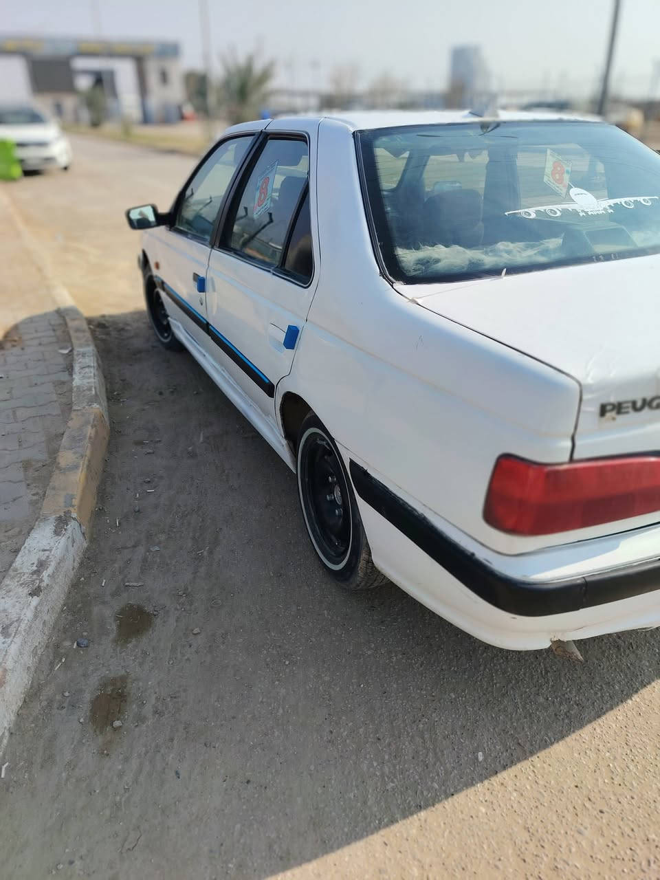 بيجو بارس ١٢ نضيفه ما عازيه كلشي حتلو مرارس بيجو صفره بس كون نضيفه
 ***********
