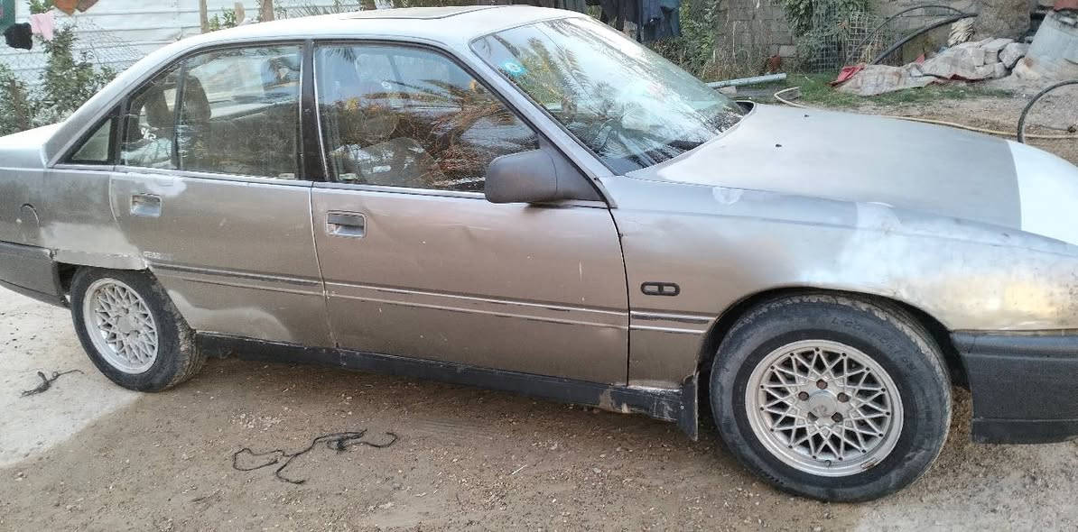 اوبل للبيع رقم انبار كير تمام خير من الله المحرك بي تبخير بسيط موديل. 1988 سعر 18$ وبيها مجال بسيط مكان الانبار عامرية الصمود ***********
