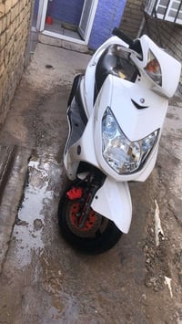 اخوان عندي هاي السكنس مال رنبه اريد ابيعهه دراجه صارلهه شهر من نازله و...