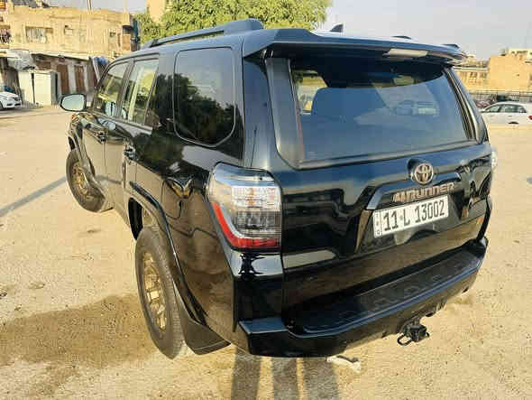 فوررنر اربعينيه ام الشعار 
مواصفات خاصه فول واحد على واحد
موديل 2023 داخل اسود
ماشيه 35000 كيلومتر
ويل ذهبي وكتابات ذهبي بلادي 
جلد وشاشه وسلايد 
وتدفئه مقاعد وستيرن تحديد مسار وقفل سرعه وفورويل وهواي مواصفات بعد 
حادثها جاملغ ودعاميه فقط بدون بنيد
 
***********
