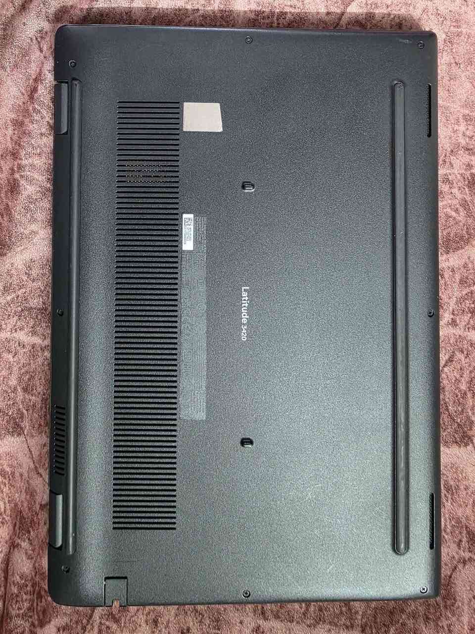 لابتوب Dell Latitude 3420
​جهاز يجمع بين الأداء القوي والتصميم العصري، مثالي للعمل والدراسة والالعاب المتوسطة والبرامج الهندسية مثل اوتوكاد
​المواصفات التقنية:
​المعالج: Intel Core i5-1135G7 (الجيل الحادي عشر). المعالج فئة G
​الذاكرة (RAM): 8 جيجابايت.
​التخزين: 256 جيجابايت NVMe SSD (سرعة فائقة في التشغيل).
​الرسومات: Intel Iris Xe Graphics.
​الشاشة: مقاس 14 بوصة، دقة HD (1366 × 768).
​النظام: Windows 10 Pro (مثبت مسبقاً).
منفذ تايب سي +usd3 عدد٣ 
منفذ لان + منفذ رام مايكرو
منفذ hd
​الحالة: مستعمل نظافة 95%.
السعر: 300 ألف دينار.
الضمان: أسبوع 
ملاحضه: الكيبورد معرب ملصق فقط بغداد, العراق


**إذا كنت صاحب هذا الإعلان وتريد حذفه لأي سبب، رجاءا أرسل رسالة إلى الدعم الفني**