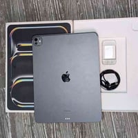 ايباد 11 M4 • بطارية ٩٢٪ • كامل ملحقات