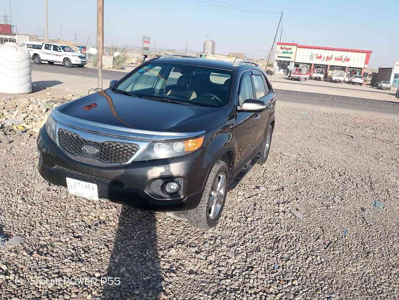 سورنتو مديل 2013وارد أمريكي محرك 4سلندر مكانها بغداد النهروان سعرها 132وبيها مجال  مباشر للاتصال *********** /0770025467
