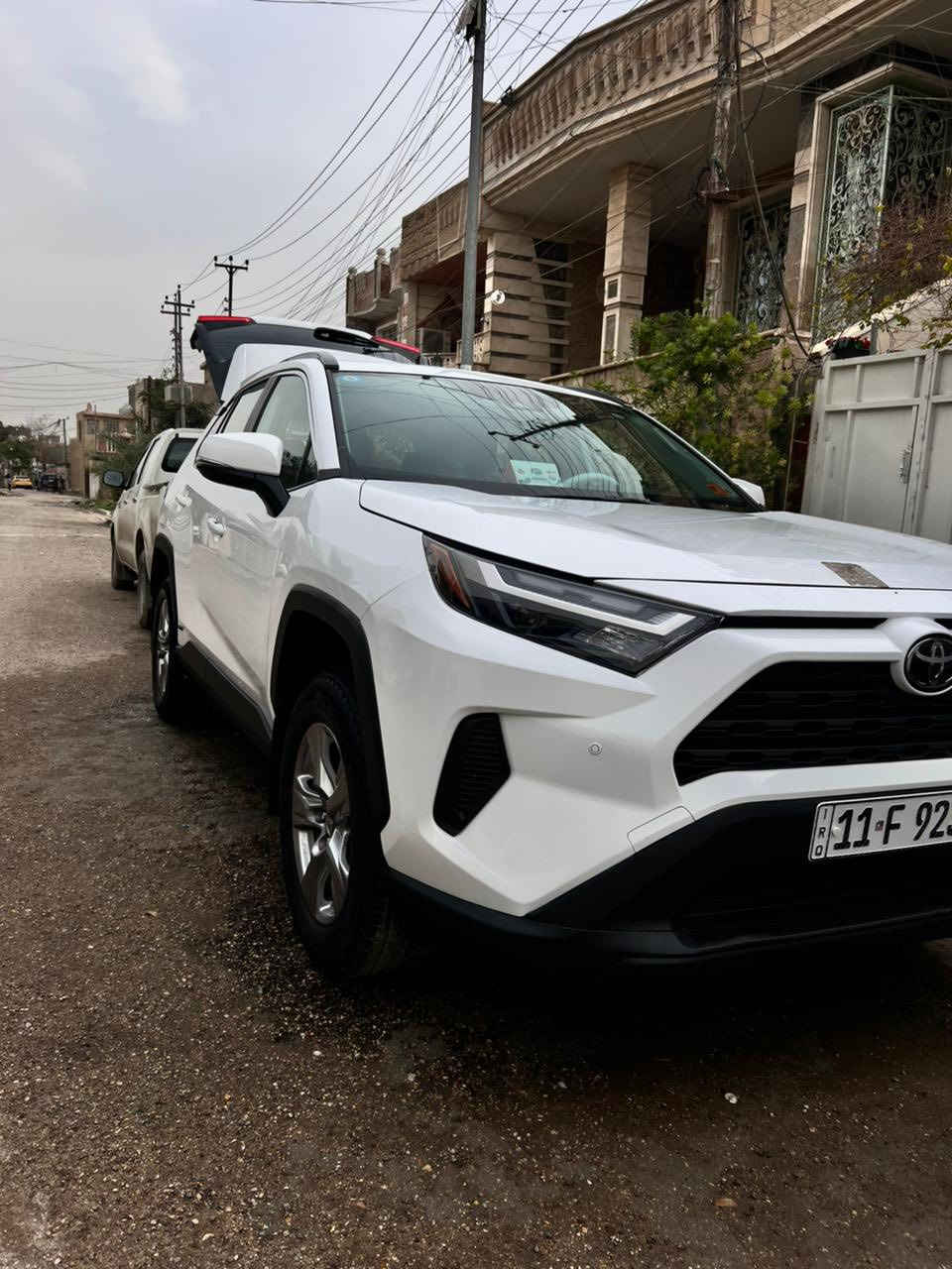 السلام عليكم للبيع راف فور هايبرد 🔋2025 XLE ماشية 7الاف ونص  وقابل للزيادة حادث دعامية امامية ومبدلة ورصعة بلصندوك صغيرة كلش  السيارة جديدة بمعنى الكلمة جبتها ماشية الف على ايدي  ارضيات وعدة كاملة 
المواصفات 
فتحة سقف✅
اشاير بلمري✅
تدفئة بلكشنات ✅
هيتر بلستيرن✅
صندوق كهرباء✅
اوتو هولد ✅
رادار امامي +خلفي✅
نقاط عمياء✅
كرسي كهرباء ✅ 
وبعد معرفة بقية المواصفات الي بيها هاذ رقم الشاصي (4T3RWRFV5SU197713) عنواني زعفرانية شارع الزوراء السعر 277$وبيها مجال بسيط رقمي (***********)متواجد واتساب
