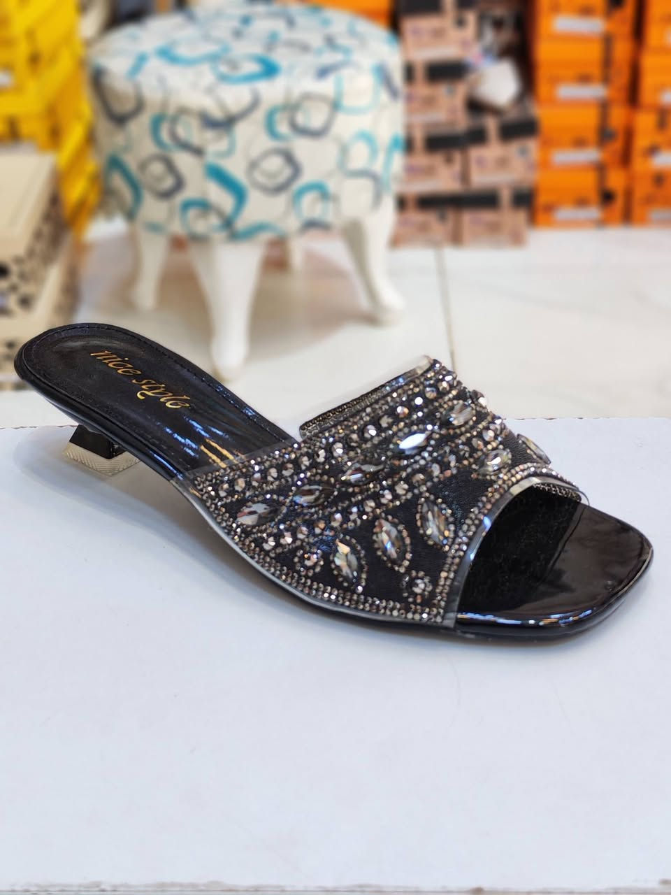 #جديد
سعر القطعة 💥 15000 الف 💥
شحاطة كعب 2سم طبي خفيف الوان المعروضه فقط
#العنوان خانقين مجمع الحاج قاسم خلف مجمع حبيب مول
توصيل جميع المحافظات وداخل خانقين واتس ***********
احذية و حقائب بشار
