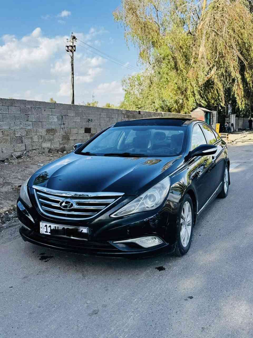 سلام عليكم سوناتا مديل ١٣
رقم بغداد فول موصفات 1/1 
بيه قطعتين بدون دواخل 
السعر ٩٥ وبيه مجال 
مكان بغداد سيديه 
***********
