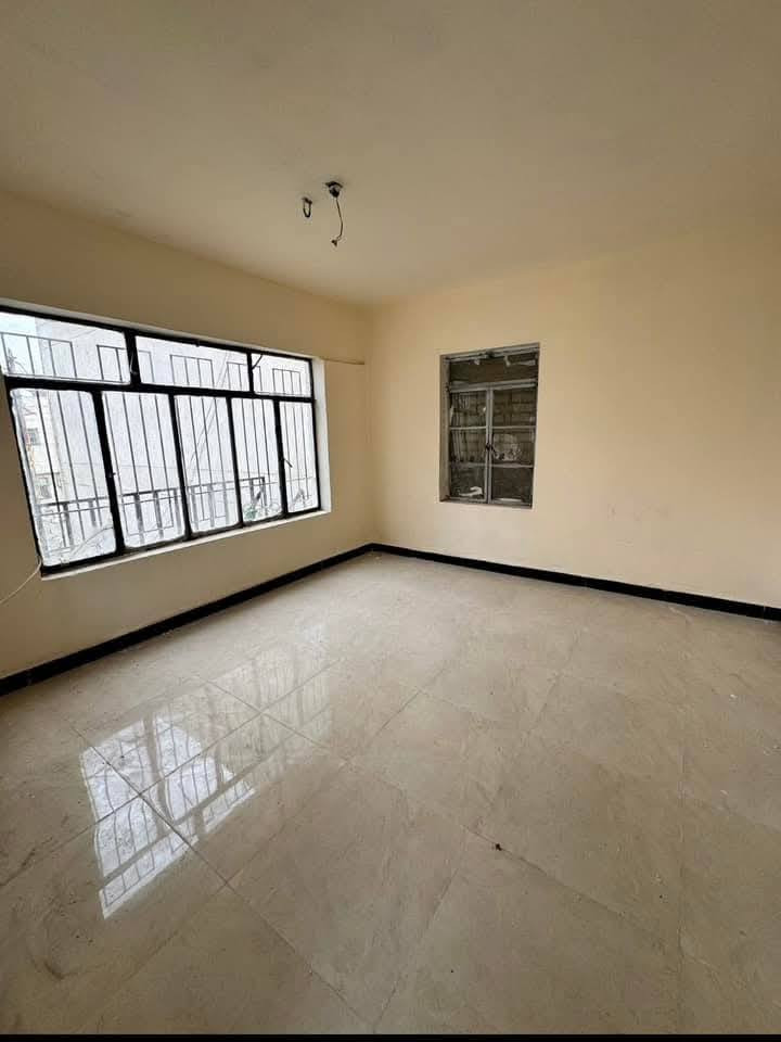 للايجار طابق اول غرفة وصالة ومطبخ وخدمات السيدية مربع الاربعمية ايجار ٥٠٠ الف للاستفسار ***********
