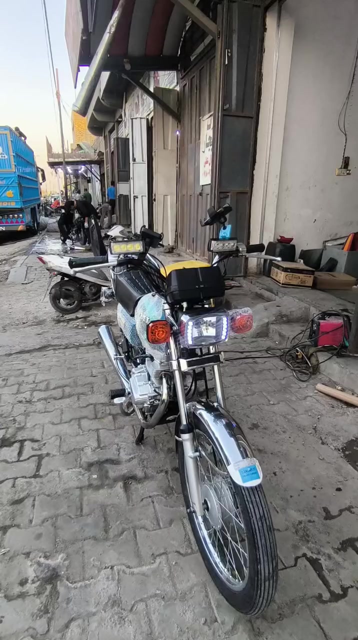 السلام عليكم نامه شلامجه موديل ٢٣ و مكينه ٢٤ مبدل بيها بس ولفات بس بس  دراجه حلوه و مرتبه كلشي ما عوزها بس ترتيبات قليله دراجه حلوه ونشطه  دراجه اوراق اصولي ومشايه ب معامله بس تدفع رسومات وتررقم دراجه معروضه ب مليون وبيها مجال لطيبين


**إذا كنت صاحب هذا الإعلان وتريد حذفه لأي سبب، رجاءا أرسل رسالة إلى الدعم الفني**