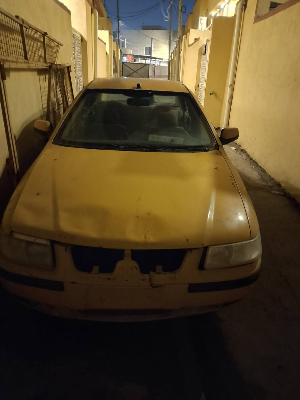 السلام عليكم اخوتي سمند للبيع مديل 13 سنويه لل28 وصل استلام عندي  رقم بصره هيئه وغرامات على المشتري السياره كير ومحرك وحداده بشرط يحتاج الها ترتيبات بصيطه  السعر 18 وبيهه مجال كلش قليل مكاني بصره ابو الخصيب رقم تلفوني ***********
