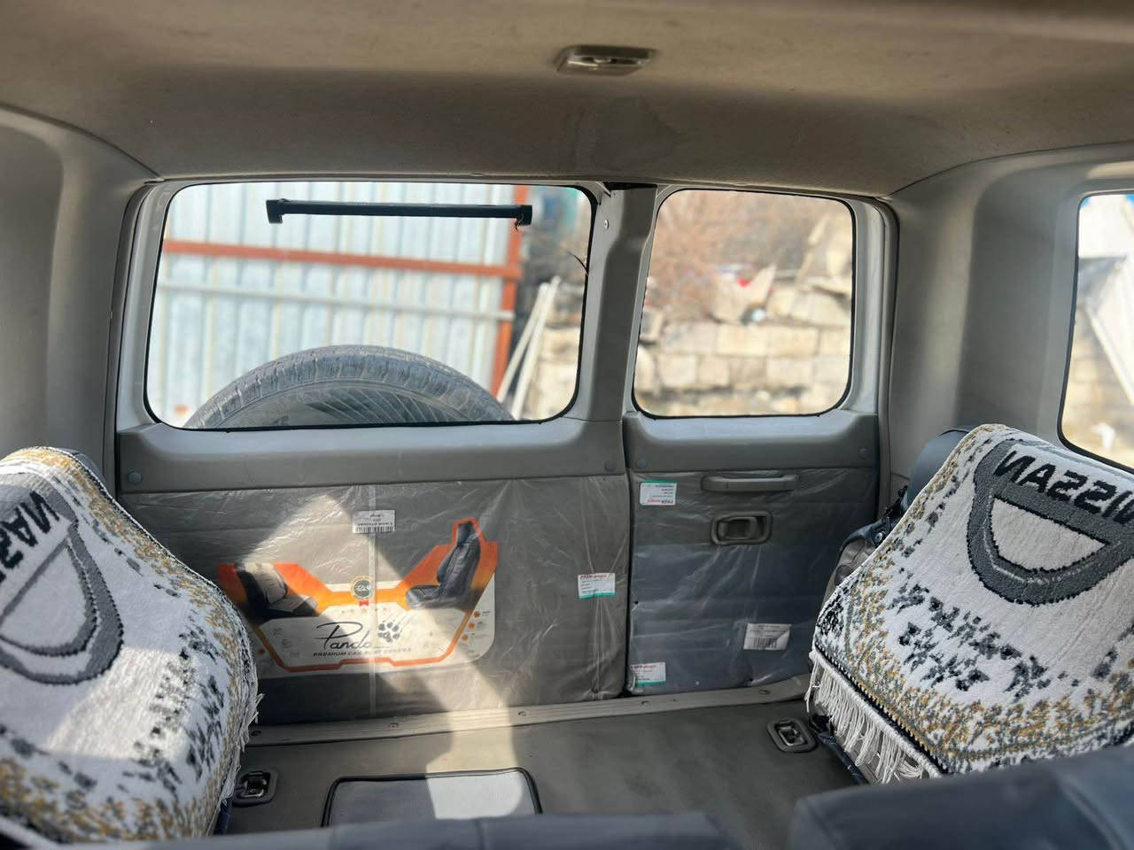 نیسان پاترۆل مۆدێل ٢٠٠٢ ناو سپی سەیارەکە لۆک لۆکە هیچ تەقیووی نییە بەشەرت چەمەلغێک و یەک ژێر دەرگای بۆیاغە بێ ناوگرتن بێ لێدران مەکینەی نەکراوەتەوە بەشەرت سەرف و بوخار و دوکەڵی نییە مەکینە و ئەکسل و دەبڵ ئەکسل و تەبریدی بەشەرت یەک دینار مەسرەفی نییە رەقەم و سەنەوی تا ٢٠٣٠ بەناو خۆمە ناوی نییە لە حاسیبەی بەغدا خۆم سەفەری بەصڕام پێی کردووە سعری ١١٤ وەرەقەیە و مەجالی تێدایە سەیارەکە لە سۆرانە 
هیمن نییە تەلەفون بۆ خاوەنی بکەن
*********** أربيل, العراق
