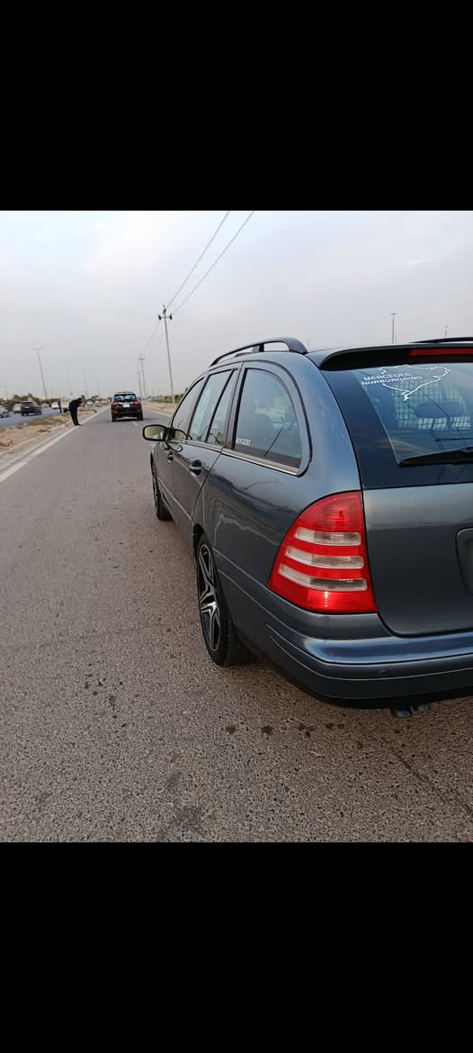 مرسيدس 2005 صالون محرك 4بستم اقتصادي سيارة جاهزة دعامية لدعامية فول مواصفات بدون ضرر صبغ جمالية شرط الكير والمحرك تبريد وتدفئة سنوية ورقم جديدة وبأسمي سعر 80 ومجال عنوان كركوك شوراو ***********.......***********0مامتواجد عال فيس شراي يخابر كركوك, العراق
