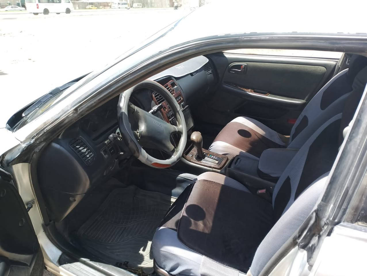 مارك مديل 2000لبيع فضي
كير ميكنه مابيهن شي
الستفسار:***********
