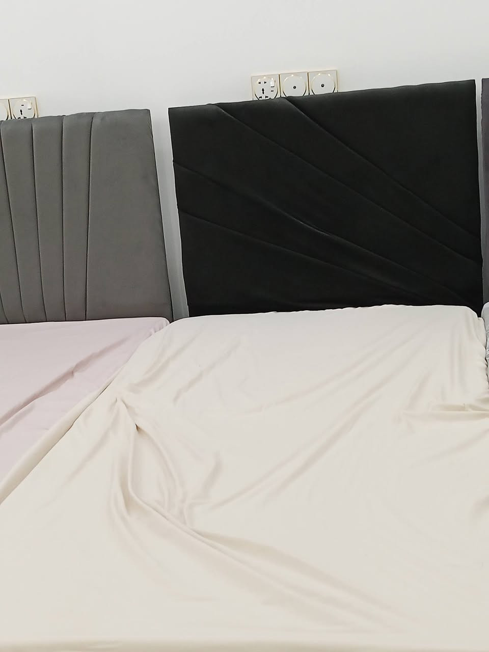 سڵاوی خوای گەورەتان لێ بێت ئەم ٣ سیستەمەمان هەیە بۆ فرۆشتن لۆکە هیچ کێشەیەکی نیە و هیچ شوێنی عەیبار نەبوە وو دۆشەکیشی لەگەڵە ژێر دۆڵابە هەر ٣ کیان نرخی هەر یەکیان ١٧٠ هەزار وە هەر ٣ دانەکەیان ٥۱۰هەزار

ژمارە *********** 
واتساپی لەسەرە 
ئەدمینی ♥️♥️
