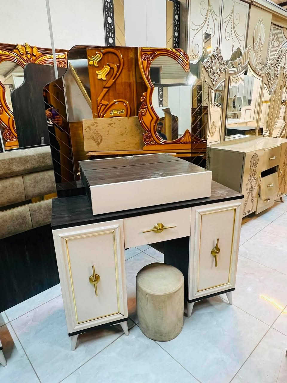غرفه ترڪي🇹🇷  موديل حديث 
نضام ابواب

 قطع9
نضافه 95/💯

السعر /، 850 وبي مجال 
مع شد ونقل 🚚 داخل بغداد مجانآ
 باقي المحافظات بسعر مناسب


**إذا كنت صاحب هذا الإعلان وتريد حذفه لأي سبب، رجاءا أرسل رسالة إلى الدعم الفني**