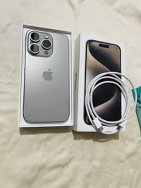 ايفون 15برو ماكس للبيع  الجهاز ماستر ذاكره 256 بطاريته 83 جهاز نضيف وم...