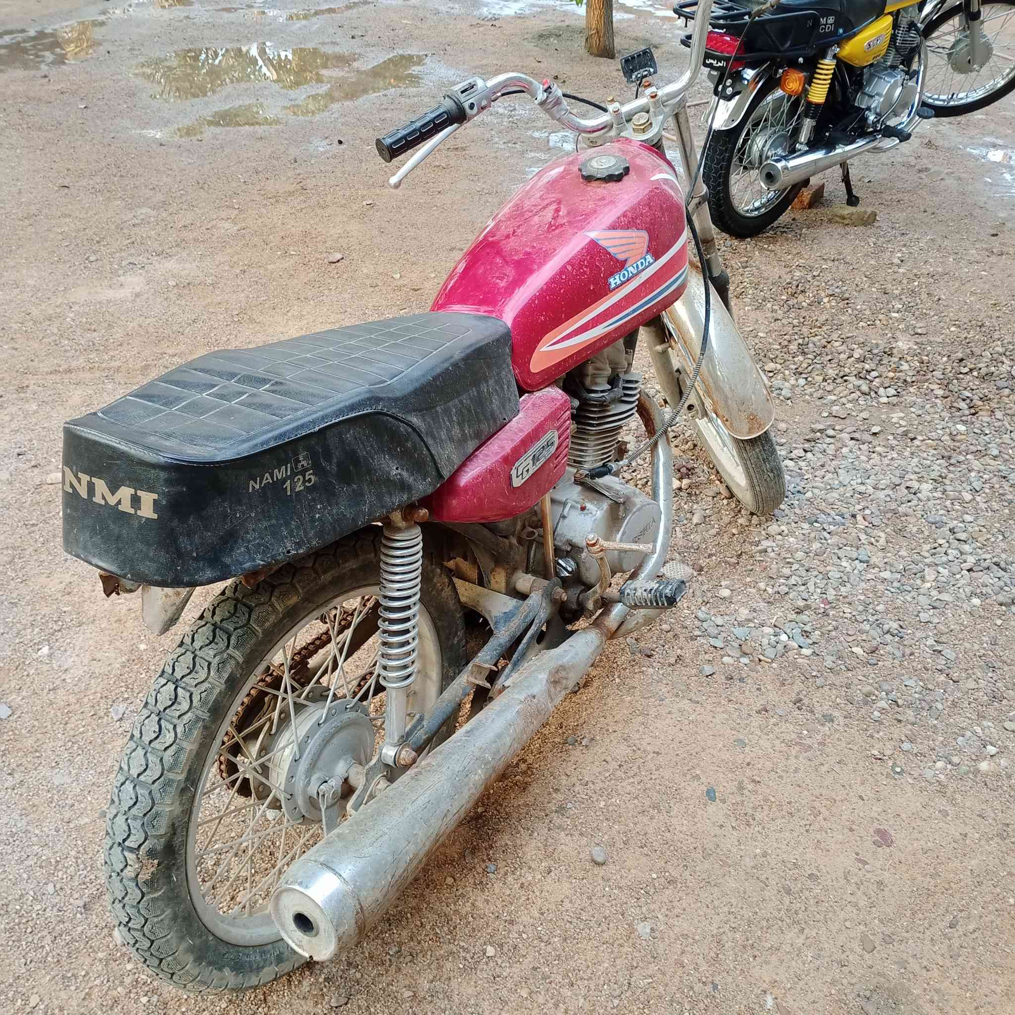 سلام عليكم ...
دراجة ارشا كلك كلك كلك 
الدراجة شغالة بس جوزة ما بيها اني اشدلها 
السعر 125 الف قفل قفل قفل 
المكان كربلاء طويريج السياحي قرب جسر ابو هاشم 
الخاص مفتوح 
الرقم ***********
