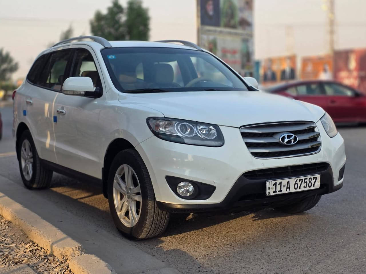 اسلام عليكم بيع او مراوس حسب القناعه 
سنتافي 2012 خليجي رقم بغداد باسمي محرك 6 سلندر سبعه راكب 3 قطع تبريد بصمه فتحه تبريد بيانو كشن كهرباء فول 1/1مكفوله من الصبغ والتبديل والفتح بيهه بارد بسيط 
السعر 157 مكاني بغداد الوسفيه للاتصال ***********
