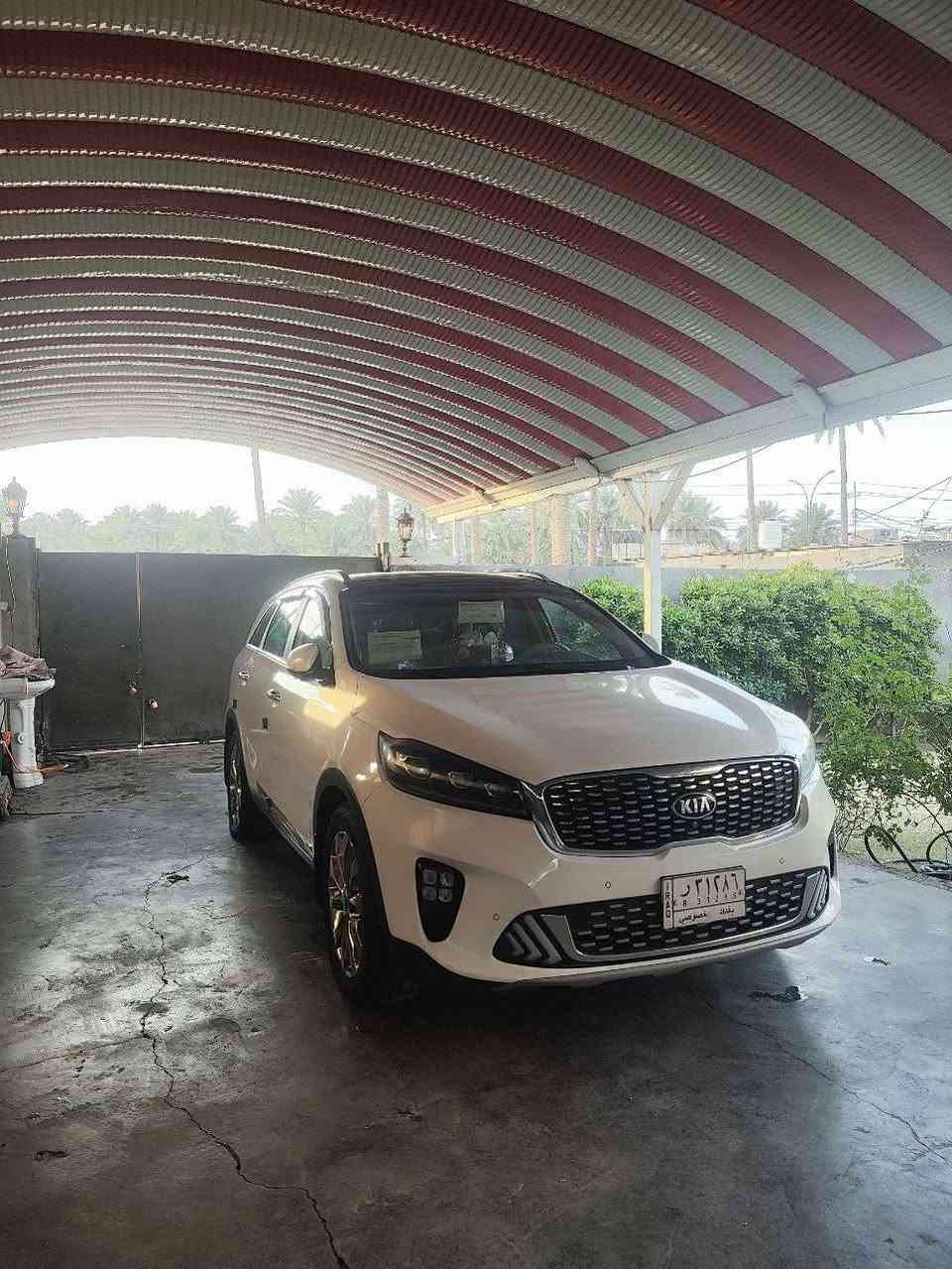 سورنتو كويتي فول مواصفات 2020 ماشيه 60الف مكفوله كفاله عامه رقم بغداد***********سعرها3000$وبيها مجال بسيط
