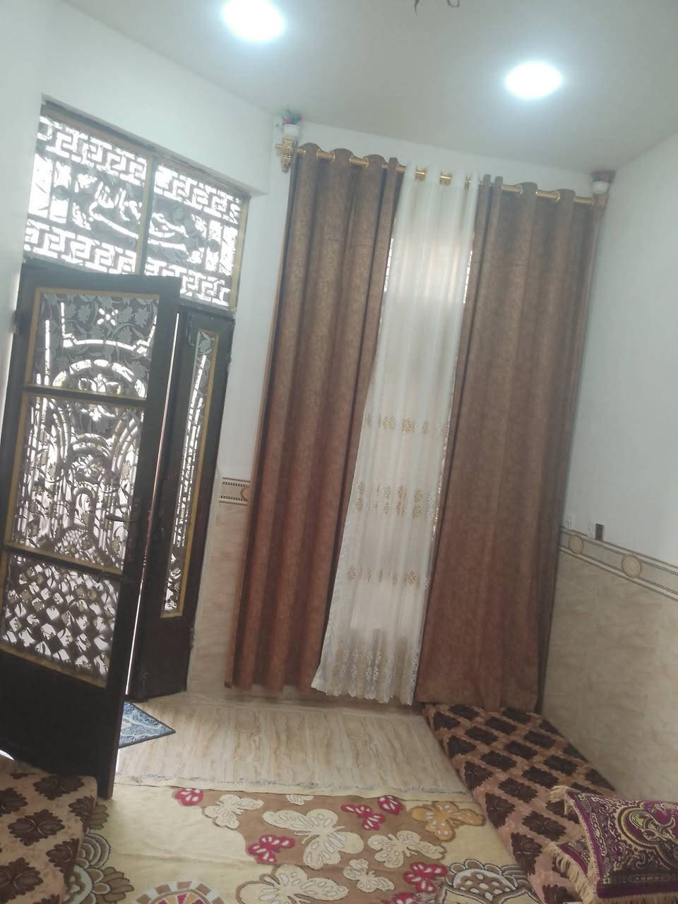 السلام عليكم مشتمل للبيع اسعر 40 وبي. مجال.  خلف مجمع الرحاب شارع المضيف. ***********

***********
