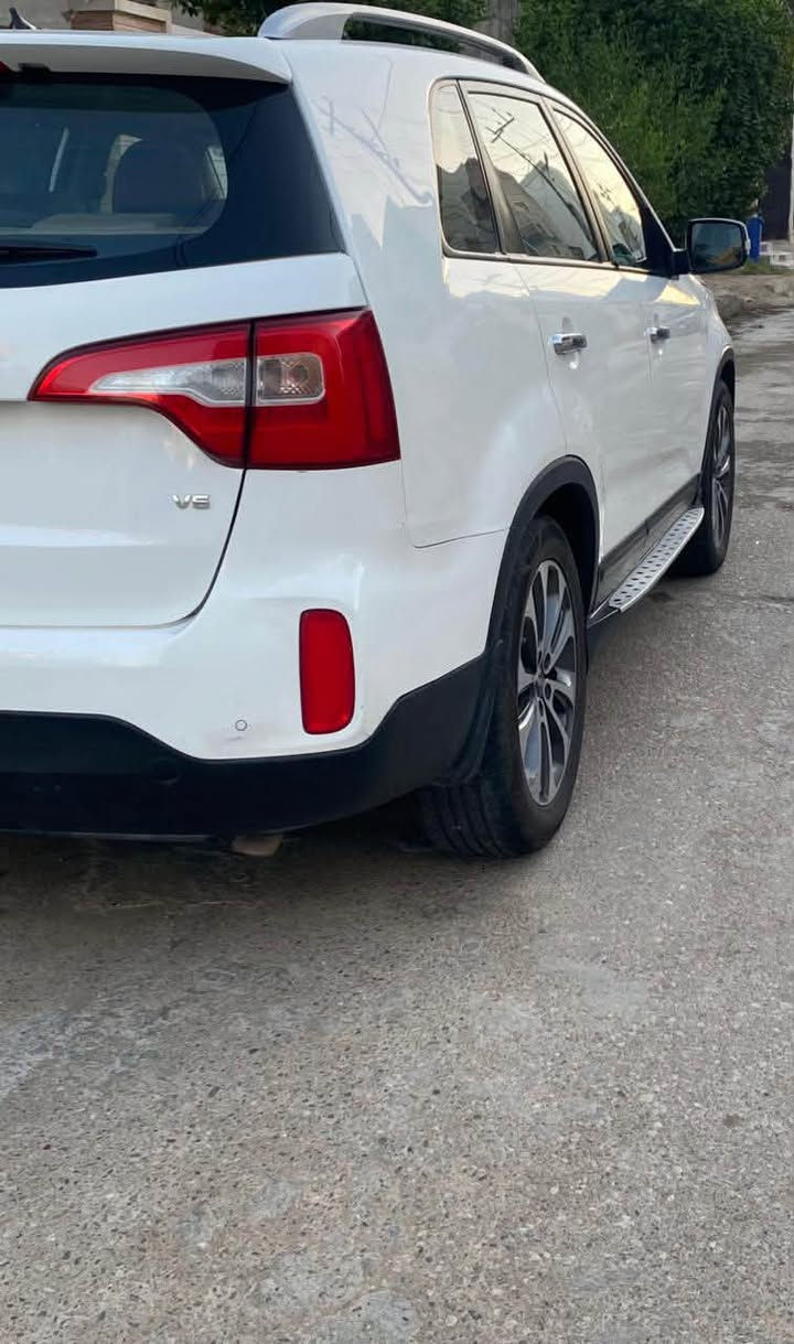 (بسم الله الرحمن الرحيم )للبيع سيارة Kia Sorento 2013 موديل 2013 (شكل 2015) خليجي فول مواصفات  اعلى فئة ، بحالة ممتازة ومكفولة كفالة عامة ✨

🔹 المواصفات:
•  محرك 6 سلندر قوي واقتصادي
•  قير أوتوماتيك ناعم بدون مشاكل
•  دفع أمامي (FWD)
•  فتحة سقف ☀️
•  داخلية نظيفة جداً 
•  شاشة + كاميرا خلفية
•  حساسات أمامية وخلفية
•  مثبت سرعة
•  تحكم بالمقود (ستيرن)
•  مرايا كهرباء قابلة للطي
•  تبريد وتدفئة ممتازة ❄️🔥
•  جنوط أصلية
•  إطارات بحالة جيدة
.7 راكب 
.رقم اربيل 
.بصمة تشغيل 
.بصمة ابواب
.يدات نيكل
.بردات جانبية
.كشنات كهرباء⚡️
.ثلاث قطع تبريد❄️
.كشنات جلد 
.اشارات ترحيب 
. اشارة بلمري 

•  تم تبديل دهن القير (زيت القير) بالكامل قبل فترة قصيرة جداً
•  صيانة حديثة وجاهزة للاستخدام بدون مصاريف

.سنوية جديدة
🔹 السيارة:
•  وارد خليجي
•  خالية من الحوادث

•  مكفولة كفالة عامة من الصبغ والبارد
سيارة نظيفة جداً وجاهزة،
مكانها ديالى بعقوبة 
السعر 165 للاستفسار اكثر خاص


**إذا كنت صاحب هذا الإعلان وتريد حذفه لأي سبب، رجاءا أرسل رسالة إلى الدعم الفني**