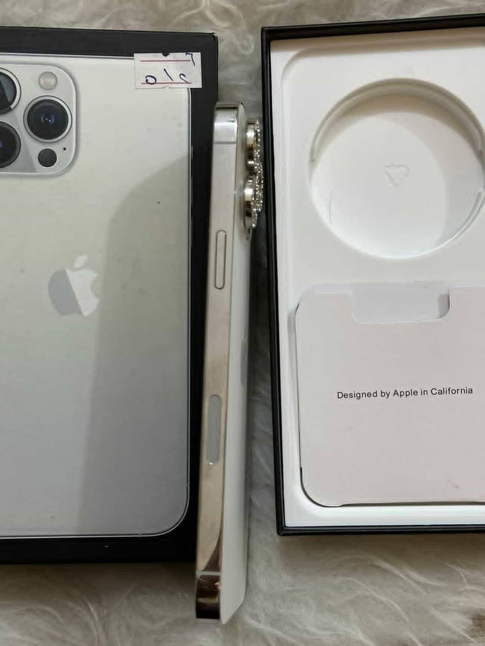 سلام عليكم للبيع ايفون(13)برو ماكس ذاكرته ٢٥٦ بطاريه ٩٦ الجهاز نضافته ٩٩٪ مكفول لا مبدل بي شي ولا بي شخط شركه ماستر كارتونته ويا الجهاز مكفول من كل عيب السعر(750) وبيه مجال كلش بسيط مكاني بغداد الكرخ (***********)
