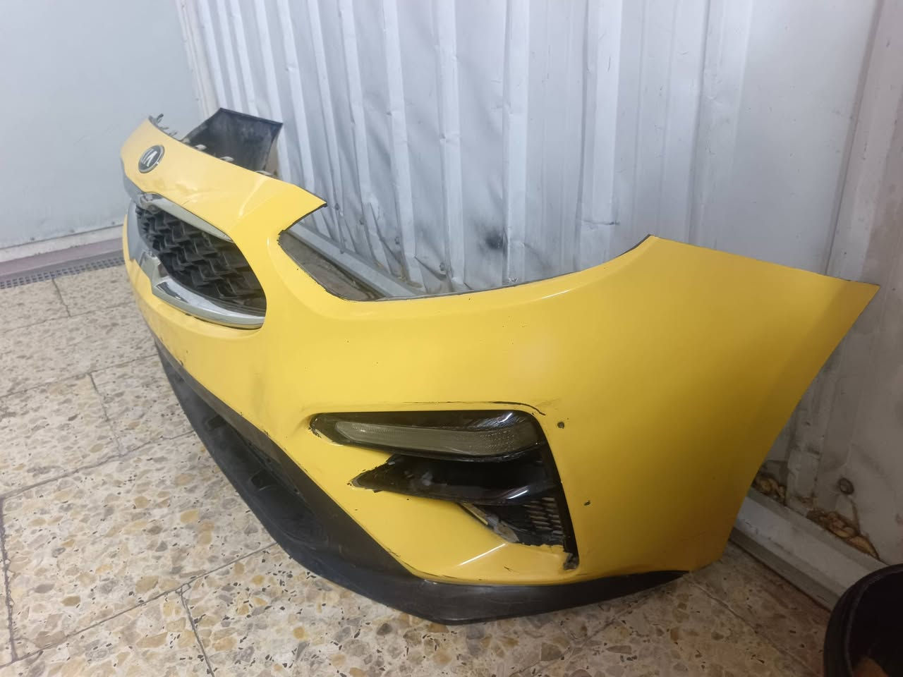 السلام عليكم
للبيع دعاميه اماميه اصلي كامله 

فورتي 19 و 20 و 21  ترهم   ب 175 الف  

مكاني بغداد البلديات شارع 30 

***********
