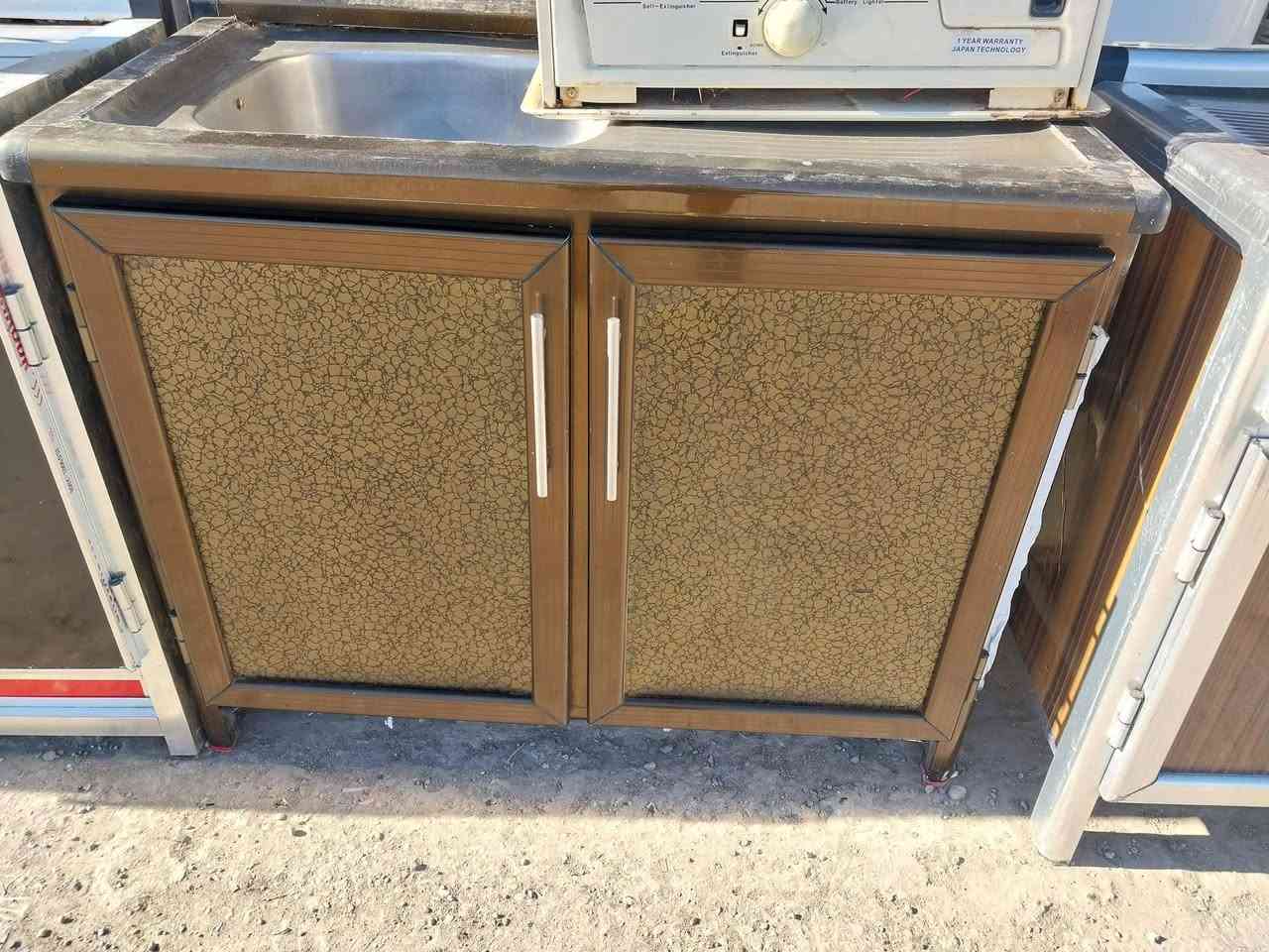 بسم الله وعلى بركة الله 
يتوفر لدينا 😍
طباخات بأنواعها 😍
غسالات بأنواعها 😍
كاونترات سنك مرمر 😍
وسنك عادي 😍
صوبات نفطيه 😍
صوبات كهربائيه😍

مدخل جسر الحبانية 
***********
حارث ##
