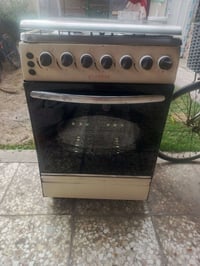 طباخ ٤ عيون نظيف السعر ٥٠ وبي مجال حي العامل الرقم ٠٧٧٢٦٢٩٦٦٧٧