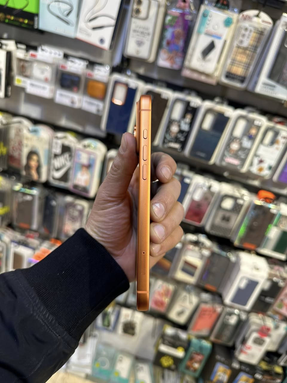 السلام عليكم
Iphone 17 pro max 256GB ZA
سيم كارت
نظافة ‎%‎
بطارية 100
مشحون 18 مرة
مستعمل شهر واحد فقط
مكفول من التصليح ومن أي خلل
باكيت وكيبل أصلي
السعر مليون و850 قفل
مكاني بغداد العامرية
***********
لا يوجد توصيل
