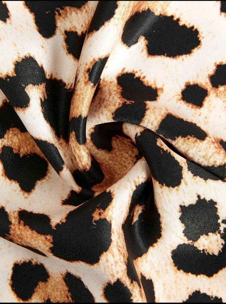 #متوفر 
 #شي_ان 
قميص طويل مخصر 
هذه الموديل قطعه وحده 
السعر ١٠
يلبس قياس L_XL
التوصيل لجميع محافظات العراق لمدة يوم الى يومان 
#explore #لايك #ملابس_العيد


**إذا كنت صاحب هذا الإعلان وتريد حذفه لأي سبب، رجاءا أرسل رسالة إلى الدعم الفني**