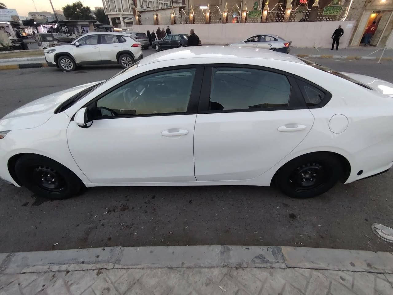 السلام عليكم كيا فورتي للبيع موديل 2019وارد امريكي حادث موجود بل الصور  + منضومت غاز السعر130$ ***********
