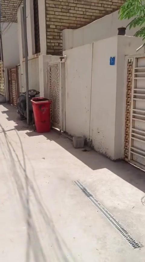 بيت ايجار بالدورة الاثورين
يتكون من  3نوم وصاله وخدمات طابق ارضي
ايجاره 700 الف
للاستفسار اكثر الاتصال على الرقم ☎️ 
***********
