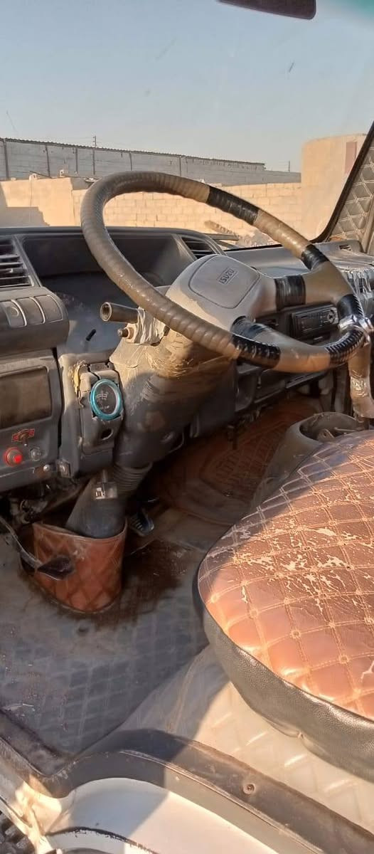 السلام عليكم ازوزه كنتر كرين موديل ٩٤ رقم بغداد تحويل ثاني يوم سنوية نافذا ٢٠١٩ سياره مابيها نقص صدر امامي وخلفي وكهربايات كل شغاله كير مكينه اكسل شواصي مكفولات العنوان ديالئ بلدروز رقم الهاتف *********** السعر ٥٥ ورقه وبيها مجال قليل
