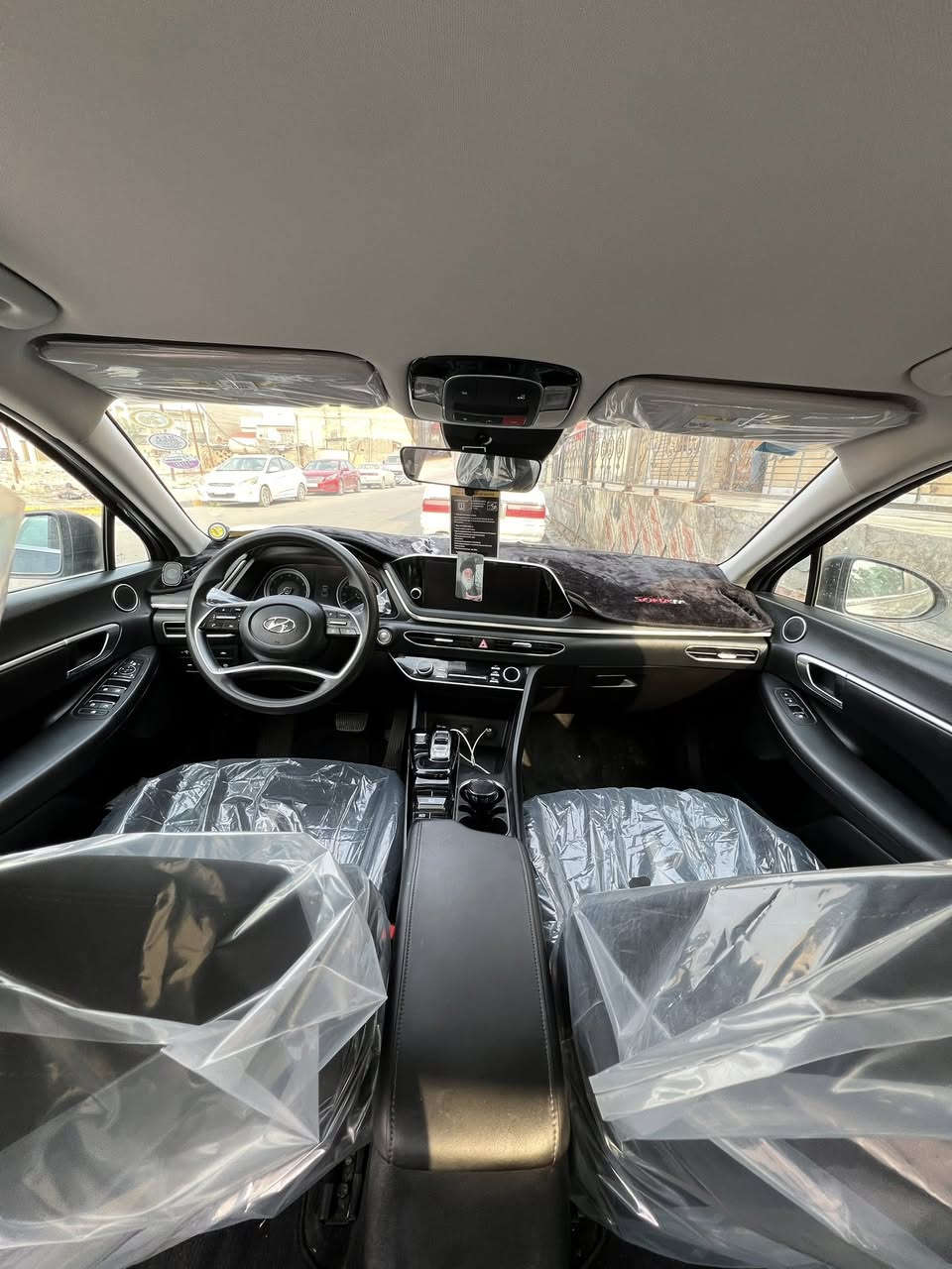 سوناته موديل 2023 امريكي ضربته بنيد  شويه من جاملغ والباقي كفاله  رقم بصره بسمي تحويل مكينه وكير وتبريد وحداده كفاله  مكينه 2500 رقم تليفون *********** المكان بصره
