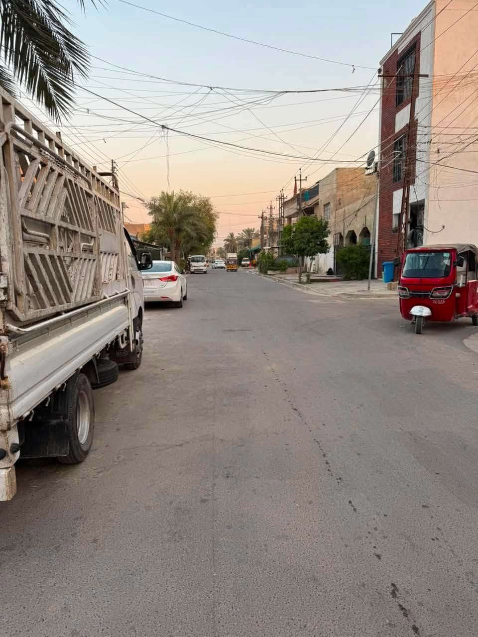 سلام عليكم بيت للبيع يتكون من طابق ونص مساحه 102 بغداد حي جهاد قرب مدرسه العباس تفاصيل خاص او واتساب ***********
