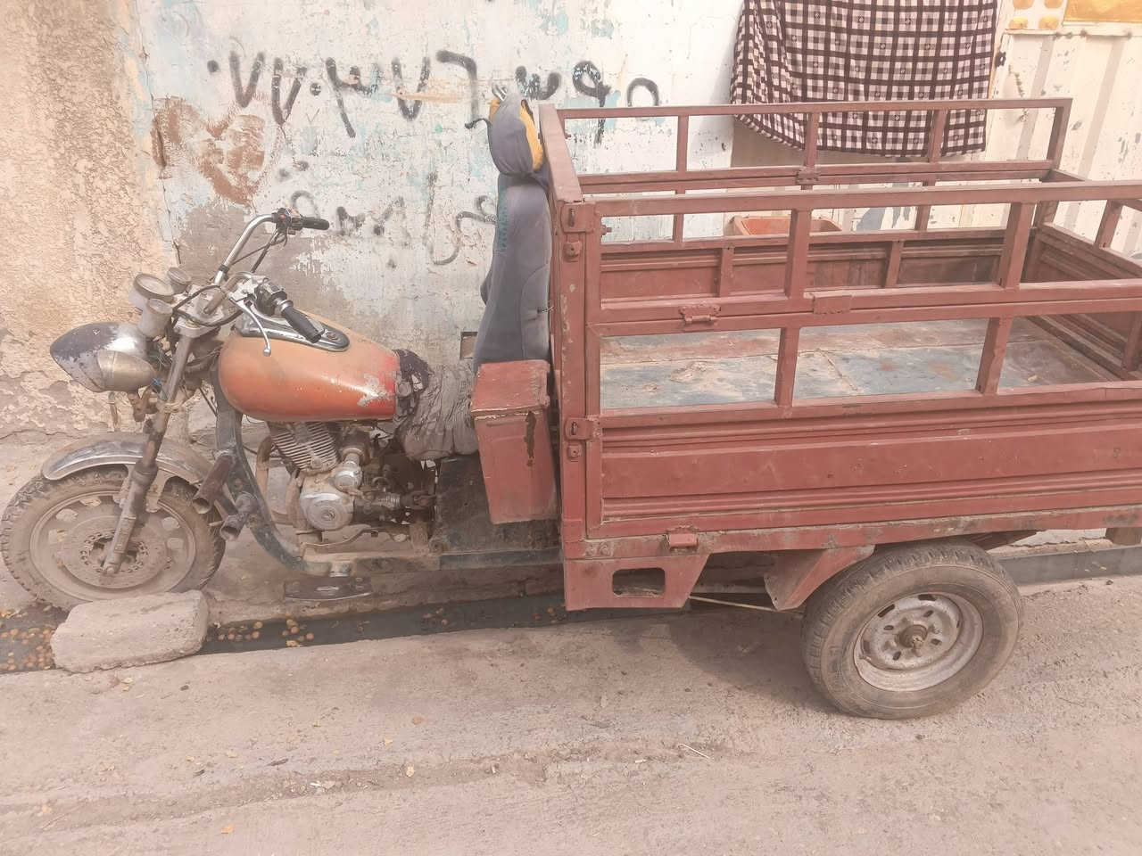 السلام وعليكم ستوتة البيع ليريدهة هاذ رقمي ويدلل كاملة هندر واحد ***********
