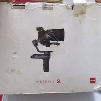 عندي رونن كاميرا 135 الواصل وبيه مجال  نقص بس رجلين ثلاثيه بغداد رقم07...