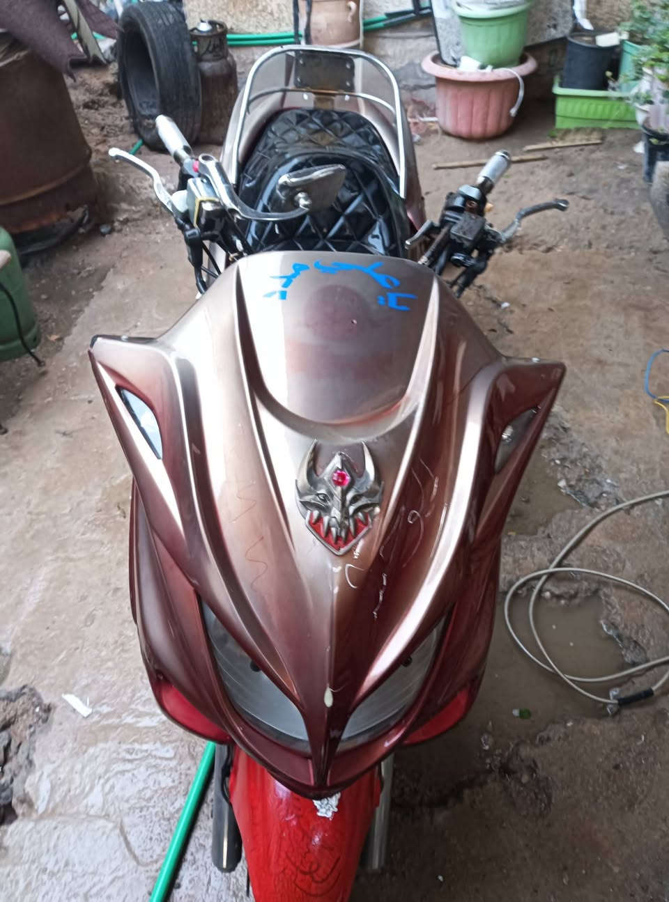 السلام عليكم للبيع للبيع دراجه ناريه للبيع عارضة بسعر 400 ألف الدراجه نضيفه جدا بس قايش مكطوع بيه اتصال *********** بيع مراوس عادي
