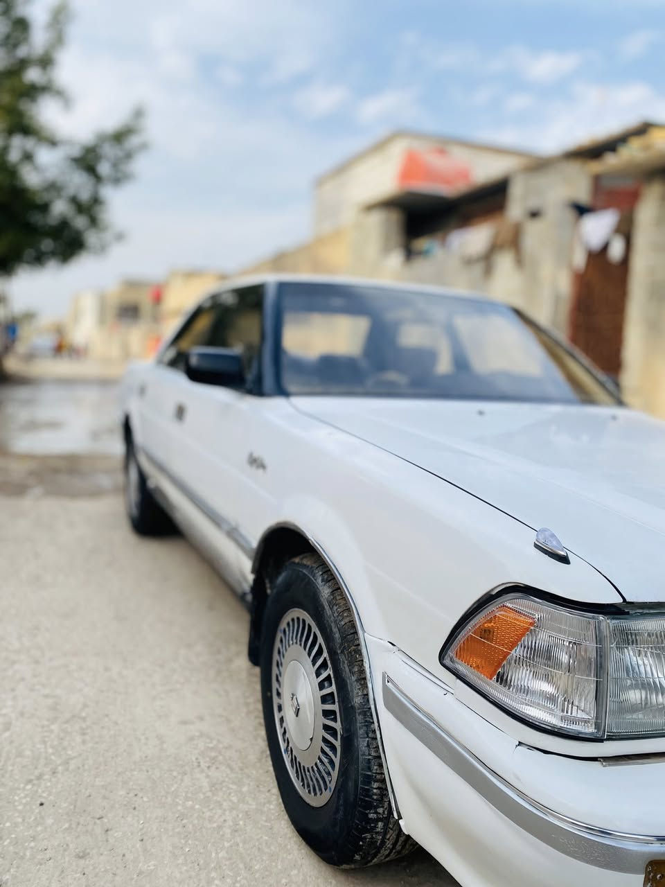 سوبر هارتوب موديل ١٩٩٢
فول مواصفات 
كشن كهربائي 
شاشه دجتل 
٣ دكم 
ثلاجه 
سياره نضيفه ومرتبه  كير محرك انضاف 
عليها تخم تاير جددد 
السعر ٤٥ و بيها مجال 
للاتصال و الاستفسار ‭٠٧٧١ ٣١٢ ٢٣٠١‬
