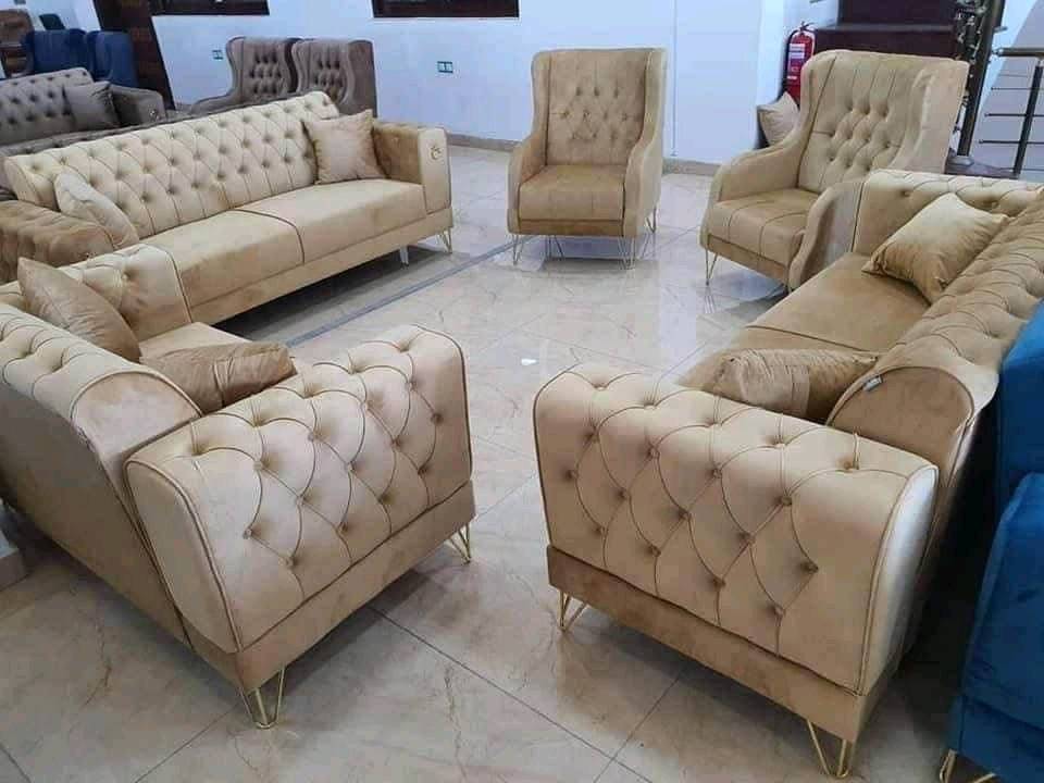 عرض خاص  خلال اسبوع فقط  

ال١٠ مقعد  سعره  450 الف 
صنع عراقي  
أحدث التصاميم الفنية 
🖍الشغل حسب طلبكم من ناحية اختياركم الالوان وعدد المقاعد 
⭕️مواصفات العمل 
♦️اسفنج. مميز 
⭕️ الخشب مقعد مضغوط
رجل عظم عاج 


⭕️القماش  قديفه 

❇️قياسات القنفات ❇️

العرض 75
190سم  القنفه الكبيرة ام ثلاث مقاعد 
150 سم القنفه الوسط ام مقعدين 
75 سم  الكرسي. 
🌹🌹🌹🌹
جميع الالوان متوفره
توصيل داغداد مجاني


التوصيل  سريع 
للحجز ارسل
 الصورة 
والاسم 
ورقمين موبايل 
والعنوان
على الخاص

الاضافات 
رجل نيكل 20


تخم ويا 4كوشات فقط
وين موقعكم بالضبط بالعراق؟ حتى نذكره بالإعلان للناس القريبة.: 
يتوفر خدمه توصيل لجميع المحافظات العراق فقط
الـ 450 ألف هذا على شنو بالضبط: طقم 10 مقاعد كامل لو عدكم أسعار حسب عدد المقاعد؟: 
حسب عدد المقاعد
الموديل/التصميم هذا إله اسم معيّن أو كود حتى نكتبه للزبائن؟: 
كوين 
التوصيل المجاني بس داخل بغداد لو يشمل محافظات ثانية همين؟ وإذا خارج بغداد شكد تكلفته تقريباً؟: 
مجاني فقط بغداد 
محافظات حسب البعد
إذا الزبون يريد يغيّر القماش أو لون الرجل/الإضافات، أكو فرق بالسعر لو نفس السعر؟: 
نعم اكو فرق بالسعر 