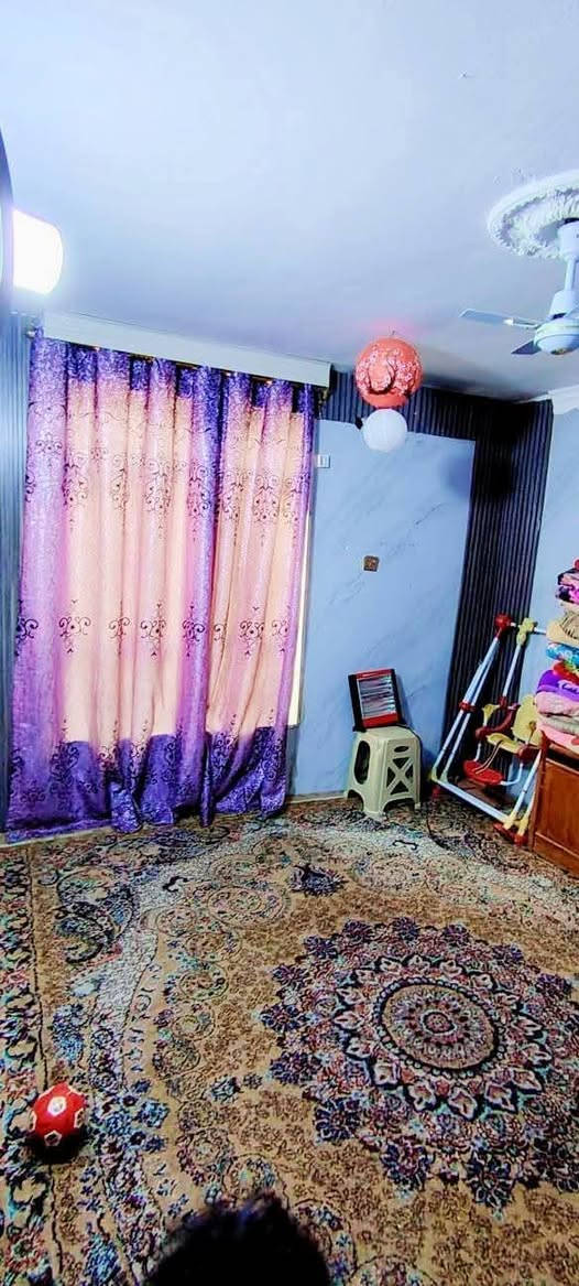 السلام عليكم
اللهم صلي على محمد وآل محمد 

بيت للبيع تشجير واقع حال مساحه200متر استقبال +غرفتين نوم +مطبخ +حولي+مخزن+طرمه تسع سياره البيت سكف صب مسلح وكله سراميك جاهز مكان ابودشير بالاف ورة مدرسة السجاد 

 ***********
