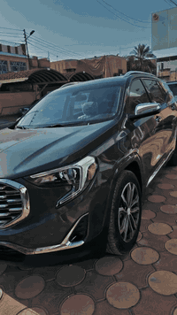 السلام عليكم للبيع او لمراوس حسب القناعة جمسي تيران 2020 دينالي فول مواصفات ومعروفة مواصفات الدينالي بيها قطعتين فقط الجاملغ الي بصفحة السايق والبونيد وبيها صبغ صفحة السايق السيارة جاهزة من كلشي تخم تاير جديد والحدادة كذلك مابيها اي نقص السيارة كاملة من كلشي السيارة رقم اربيل مميز اربع ارقام متشابهة ورقم واحد مختلف تريد تحويل تريد وكالة سعرها 165 ورقة وبيها مجال بسيط عنوان السيارة بصرة 
رقم الهاتف اتصال فقط ***********
