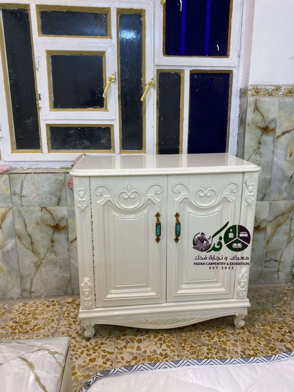 تسلسل رقم(20)
#نجارة_عراقية_100% 
وبألوان بوية راقية 
ومميزة

السعر: 2,350,000  مليون دينار فقط
التوصيل والشد مجاني لكل محافظات العراق

المواصفات:
 • 10 قطع كاملة
 • الكنتور:
 • ارتفاع 255 سم
 • عرض 330 سم
 • الملحق ارتفاع 255 سم – عرض 110 سم
 • الطول الكلي (الكنتور + الملحق): 4 متر و40 سم
 • صاج داخلي طبيعي 4 ملم
 • وجه MDF سماكة 10 ملم
 • قاعدة أرضية بلوك صاج
 • ظهر جرجوبة خشب مشدود براغي
 • أبواب نرمادة شريطية
 • مجارير سكك حديد سلايد مع تقطيع بلوك بورد
 • السرير:
 • 6 أرجل من بلوك 
 • شالزون (خزان داخلي)
 • طابورية إضافية

لون الدوشمة حسب طلبكم!

للحجز والاستفسار:
راسلونا على الخاص
أو اتصلوا على: ***********
