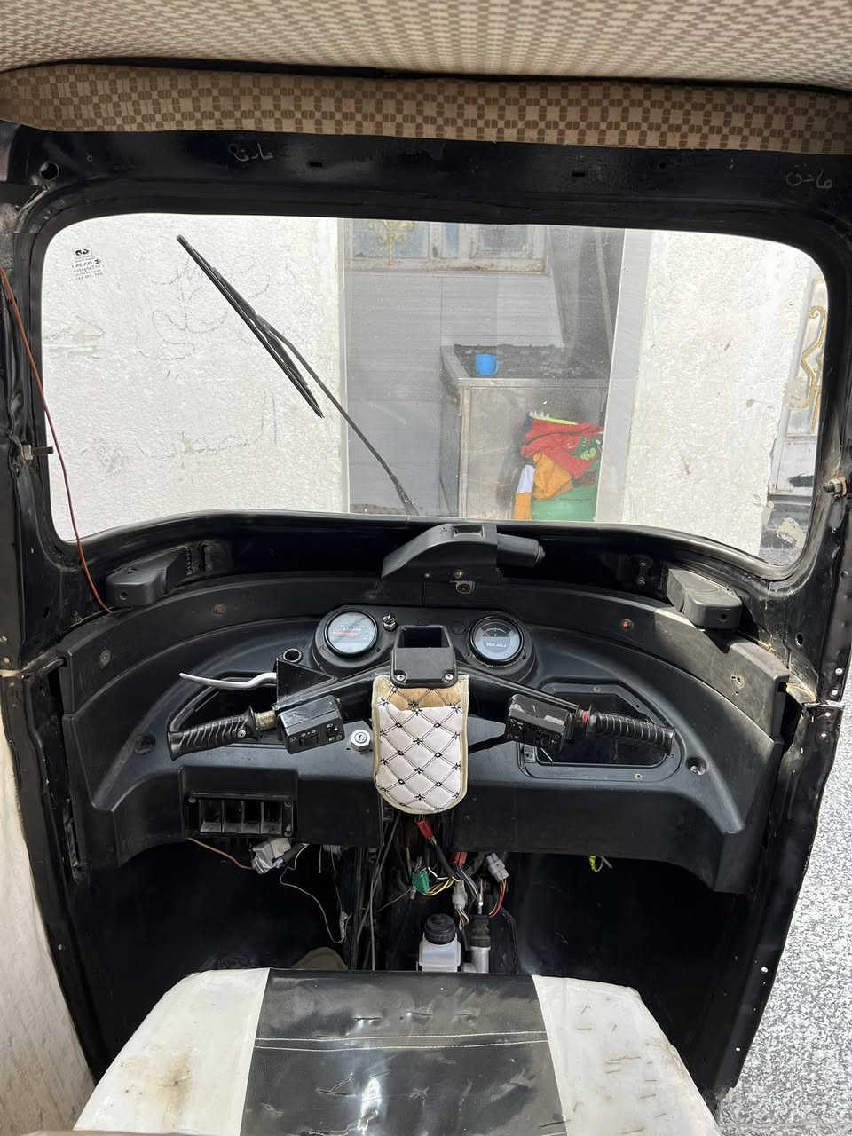 السلام عليكم تكتك باجاج موديل 20 تكتك نضيفه كلش جاهزه تعمير جديد اوراق ضايعه السعر 3 ملاين وبيها مجال مكاني البصره  الاستفسار  ع رقم هاتف او واتساب ***********
