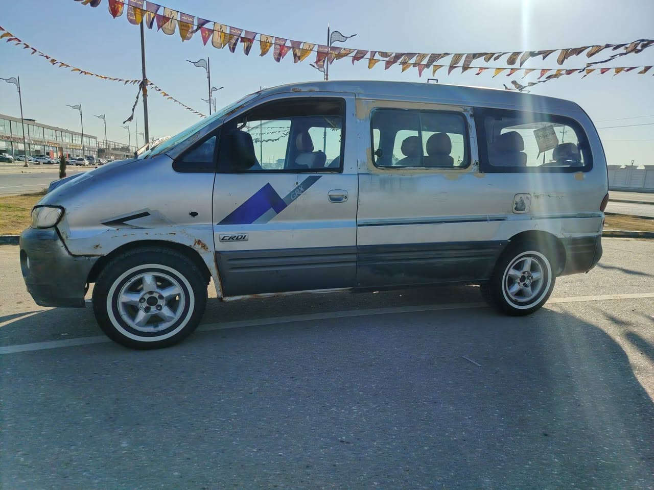 سلام عليكم ستاركس 2002 كير ومكينه ستاركس مفتوح شواصي بلاديات بس واحد معمر لبصفحت صدر سعر 62وبيه مجال لستفسار ***********مكان صويرع
